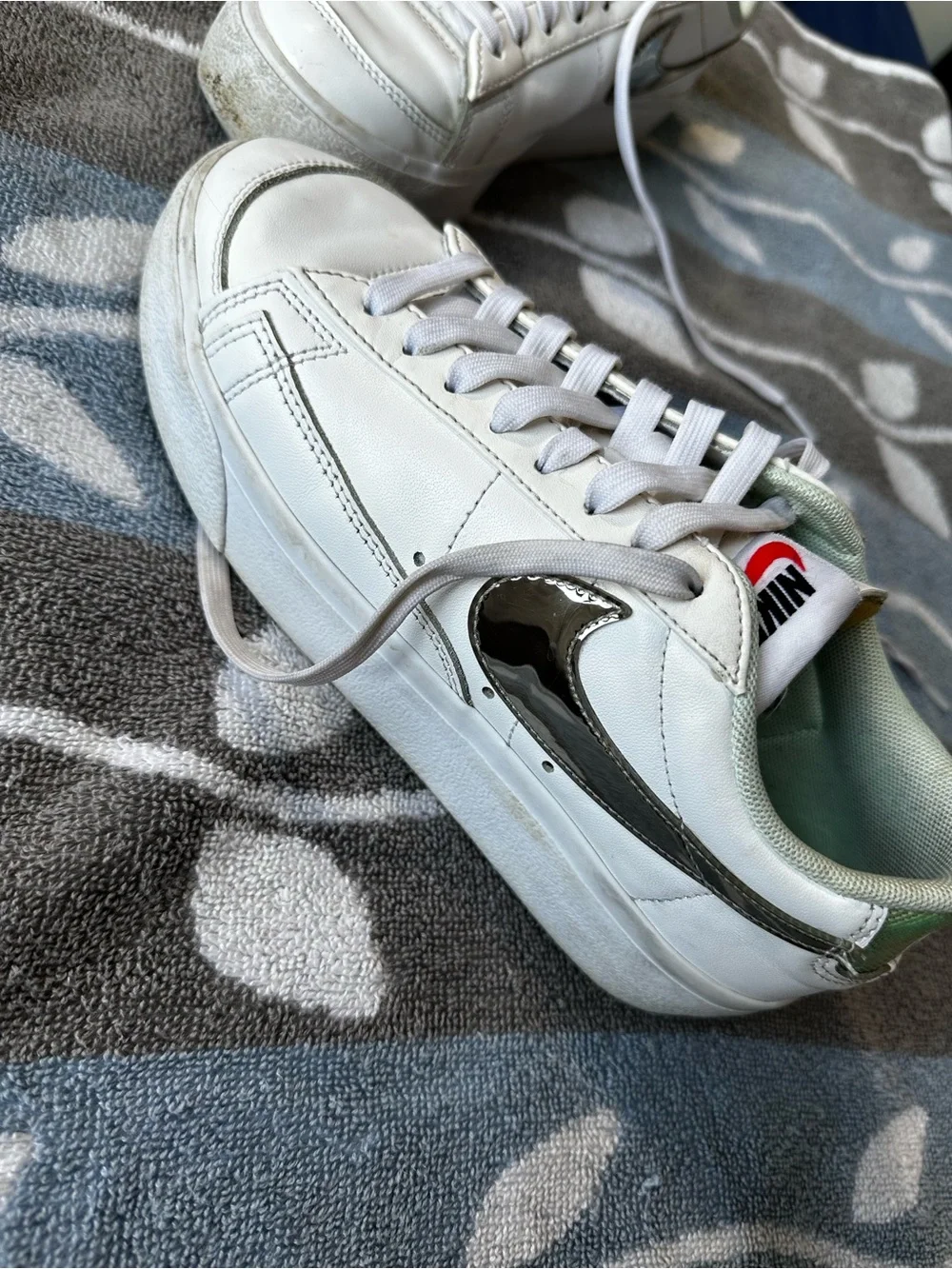 Nike Blazer Low Platform – Mint Foam Iridescent (Women) Size 7